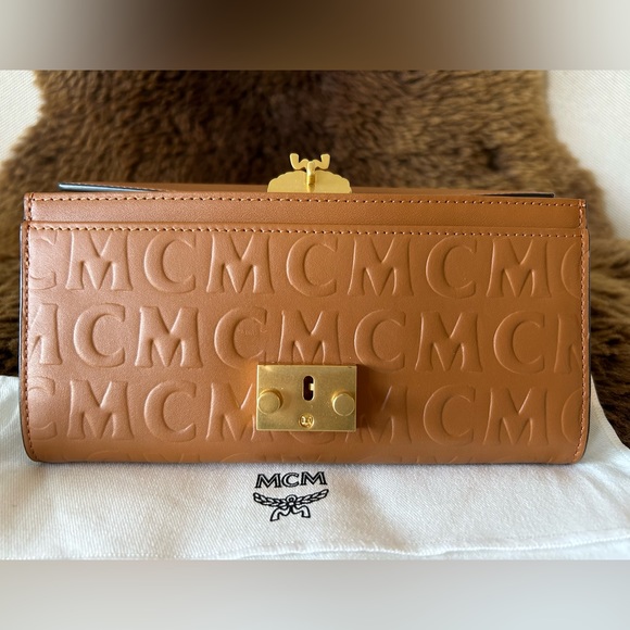 “Host Pick” MCM Patricia Cognac Wallet On Chain - Picture 4 of 13